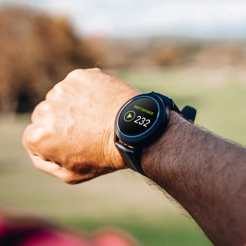 Smartwatch with golf deals function